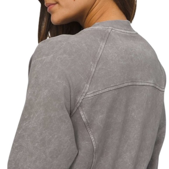 Lululemon Scuba Crew in Washed Dark Chrome - Picture 4 of 10